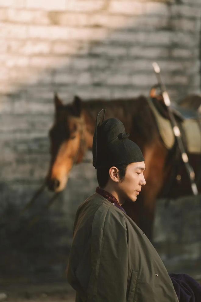 精灵族人遭追杀是什么电影__梦见被人追杀反杀对方