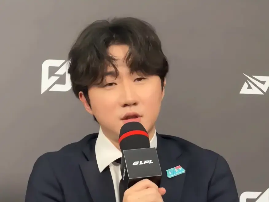 Bin不弯腰，我小奶油凭什么弯腰？网友热议“诚信互钢”：硬气！__Bin不弯腰，我小奶油凭什么弯腰？网友热议“诚信互钢”：硬气！