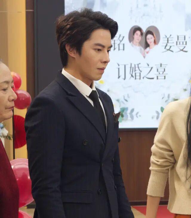 TVB人气小生首拍内地短剧，5日拍65集每日睡3小时，直言被吓到了__TVB人气小生首拍内地短剧，5日拍65集每日睡3小时，直言被吓到了