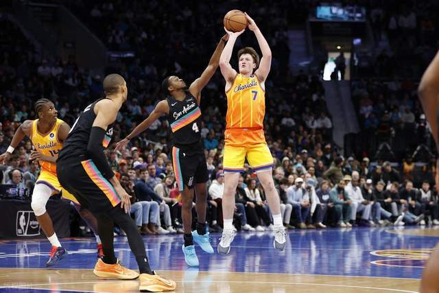 爆大冷!西部第二轰然倒下:7人上双仍输球,文班亚马错失绝平_爆大冷!西部第二轰然倒下:7人上双仍输球,文班亚马错失绝平_