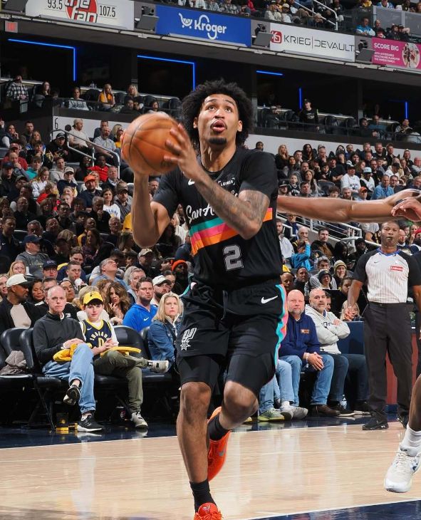 文班16+8不敌二轮秀,鲍尔准三双榜眼26分,黄蜂力克马刺6连胜__文班16+8不敌二轮秀,鲍尔准三双榜眼26分,黄蜂力克马刺6连胜