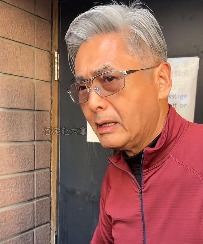 _周润发衣服_周润发打扮