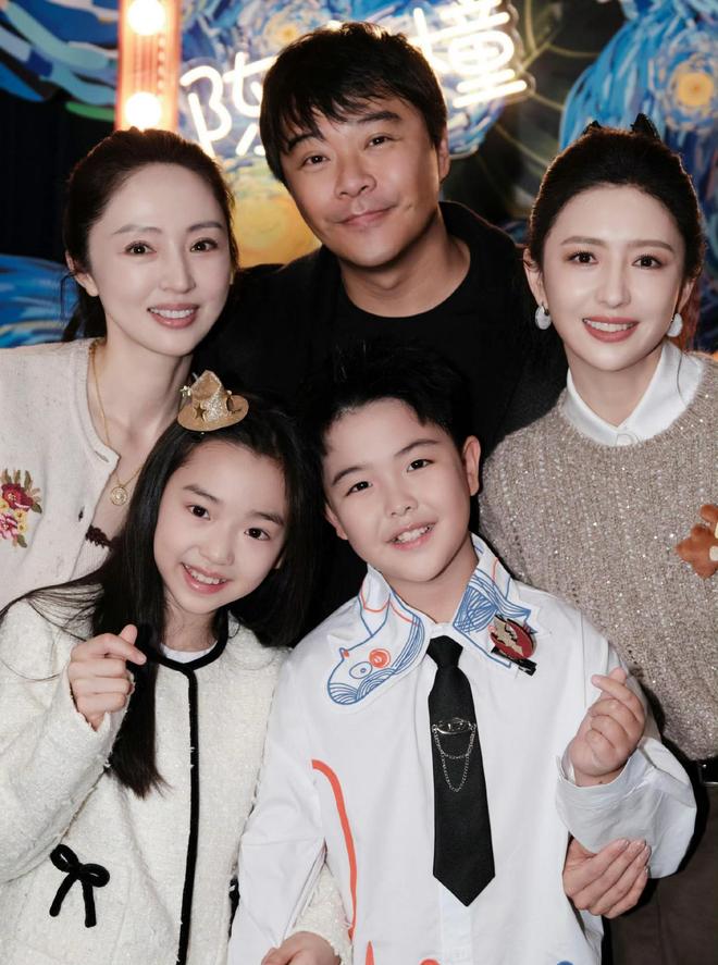 _秘今日毛|主|席女儿罕见露面_李克勤娇妻罕见露面