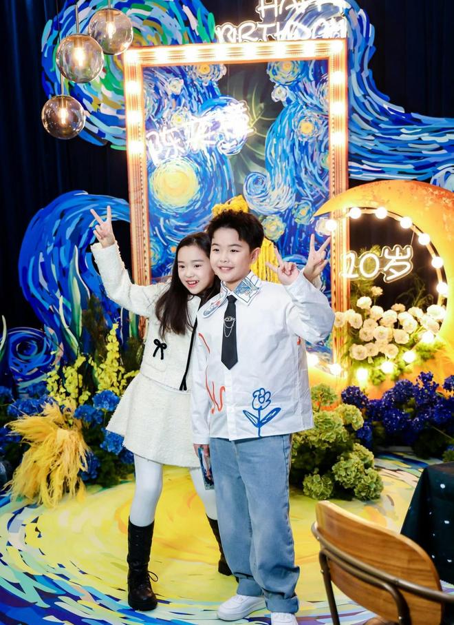 秘今日毛|主|席女儿罕见露面__李克勤娇妻罕见露面