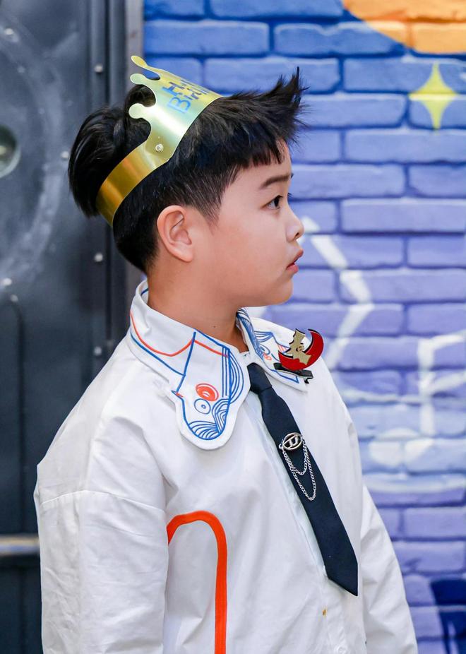 _李克勤娇妻罕见露面_秘今日毛|主|席女儿罕见露面