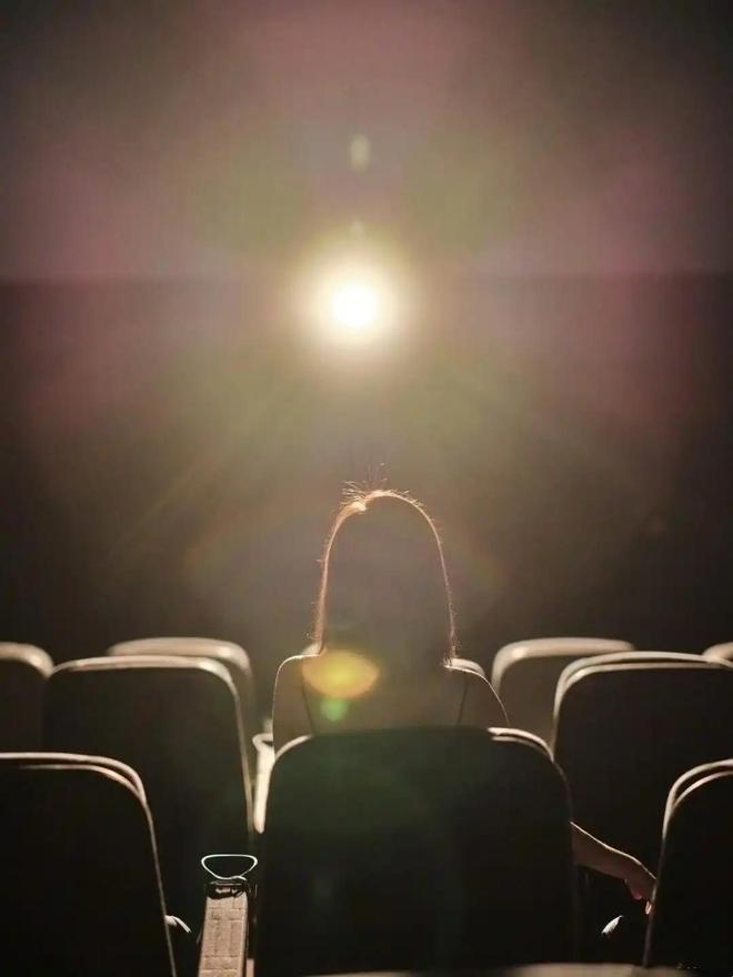 秘今日毛|主|席女儿罕见露面__李克勤娇妻罕见露面