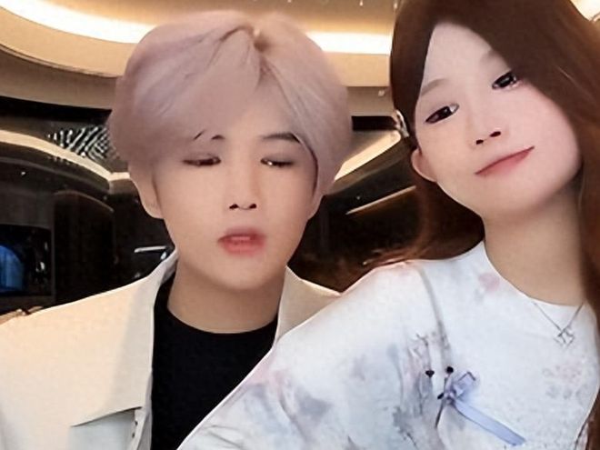 _鹿哈将“成为”闫学晶？称连30万都拿不出来，忘记初心易翻车_鹿哈将“成为”闫学晶？称连30万都拿不出来，忘记初心易翻车