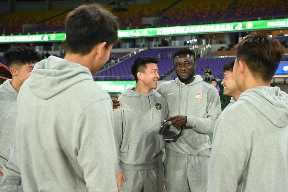 _喜讯！郑智刚上任，就为西海岸敲定两笔重磅签约，冲击亚冠稳了？_喜讯！郑智刚上任，就为西海岸敲定两笔重磅签约，冲击亚冠稳了？