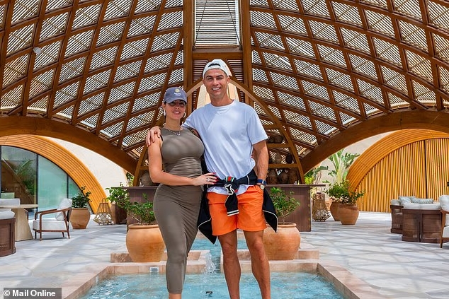 _早报：五大联赛冬窗正式关闭！你的主队买人了吗？_早报：五大联赛冬窗正式关闭！你的主队买人了吗？