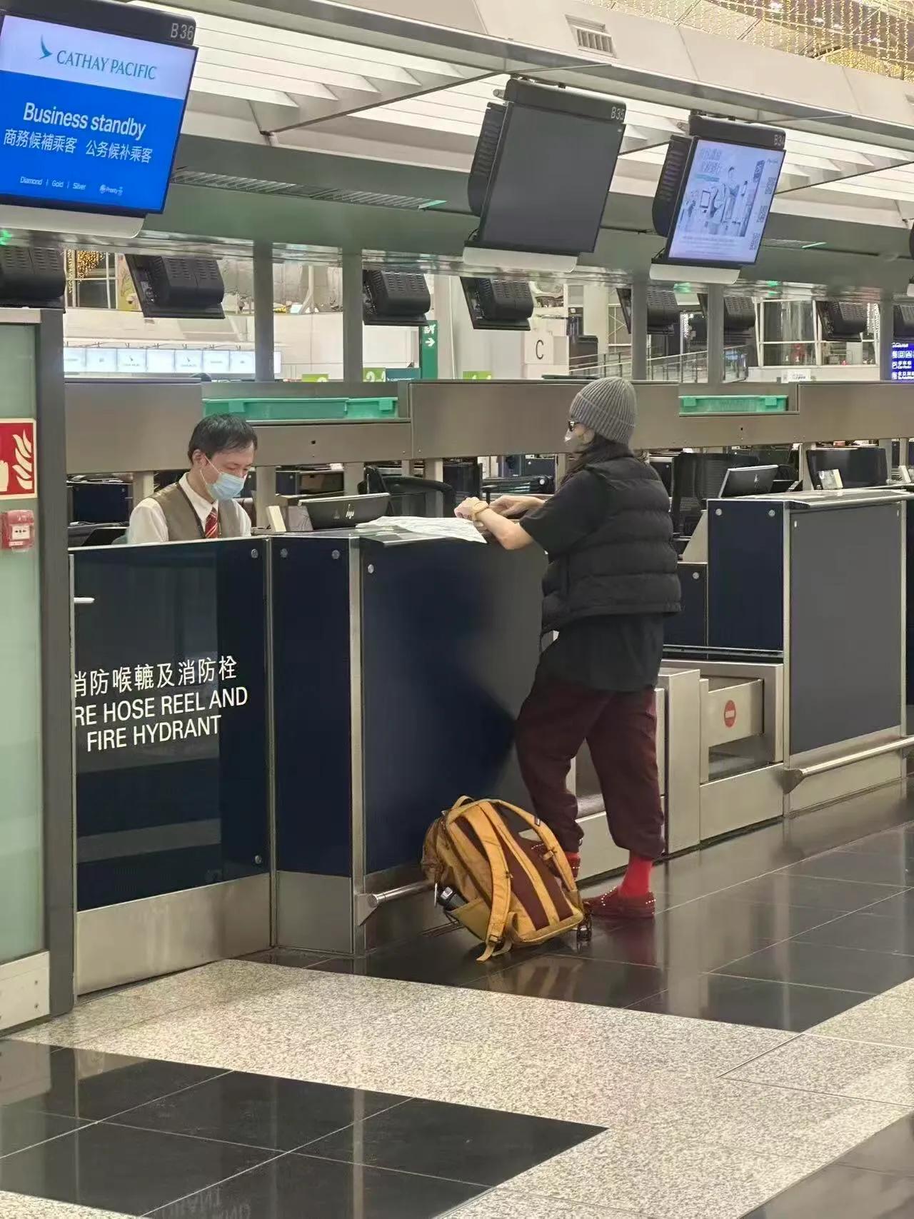 张柏芝和大儿子逛澳洲宜家,Lucas高大帅气,随性松弛很像谢霆锋__张柏芝和大儿子逛澳洲宜家,Lucas高大帅气,随性松弛很像谢霆锋