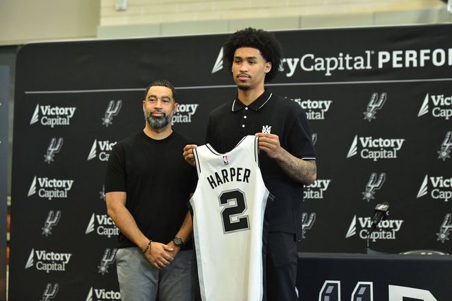 场均仅10+3+3,枯坐板凳席的他是水货榜眼?别着急!好戏还在后头_场均仅10+3+3,枯坐板凳席的他是水货榜眼?别着急!好戏还在后头_