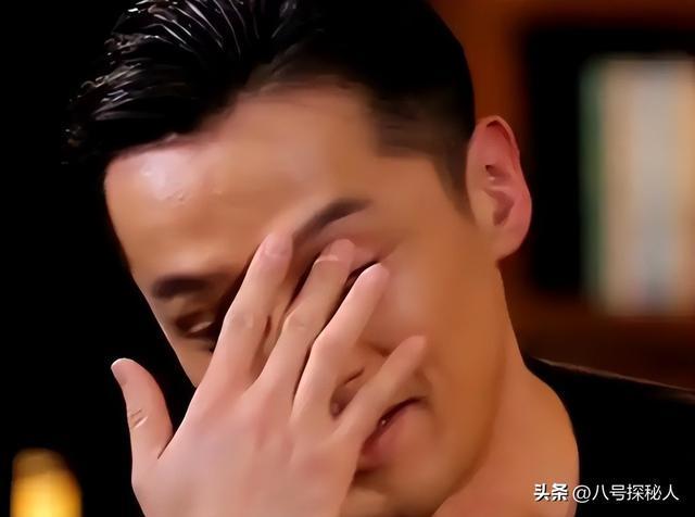 20年前，张冕为护胡歌离世，胡歌许诺赡养其父母，如今他做到了吗_20年前，张冕为护胡歌离世，胡歌许诺赡养其父母，如今他做到了吗_