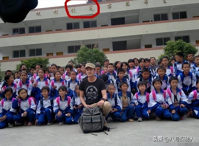 20年前，张冕为护胡歌离世，胡歌许诺赡养其父母，如今他做到了吗__20年前，张冕为护胡歌离世，胡歌许诺赡养其父母，如今他做到了吗