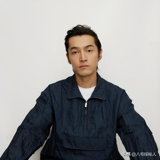 20年前，张冕为护胡歌离世，胡歌许诺赡养其父母，如今他做到了吗_20年前，张冕为护胡歌离世，胡歌许诺赡养其父母，如今他做到了吗_