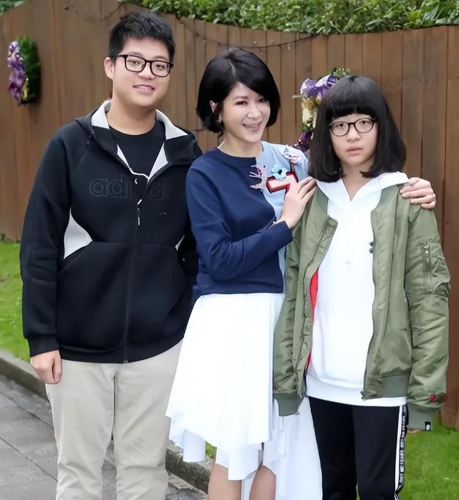 离婚把房子和财产留给前妻__前妻残疾女儿