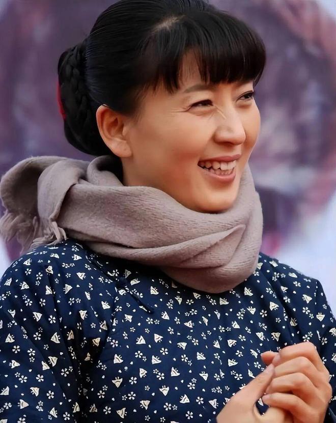 闫学晶跟梁红什么关系__闫学晶的老公是谁