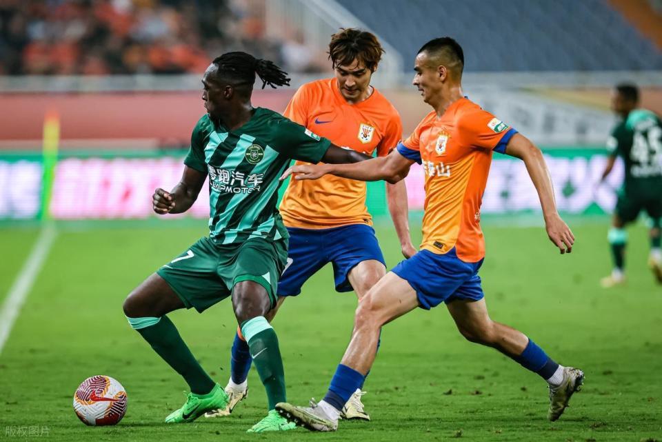 _于根伟慌了？津门虎深陷降级泥潭，顾不上年轻化，又签两名老将_于根伟慌了？津门虎深陷降级泥潭，顾不上年轻化，又签两名老将