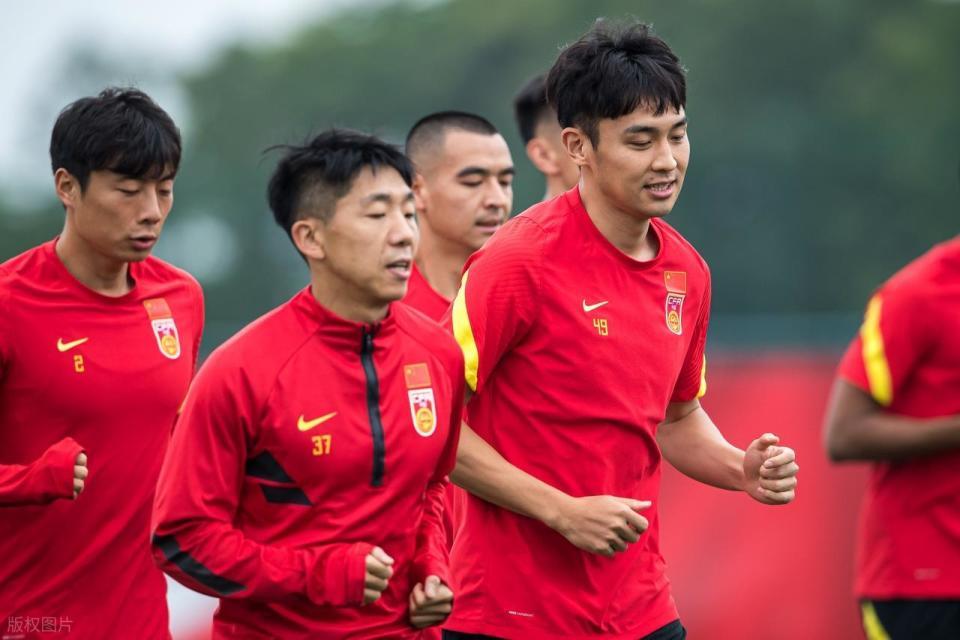 于根伟慌了？津门虎深陷降级泥潭，顾不上年轻化，又签两名老将_于根伟慌了？津门虎深陷降级泥潭，顾不上年轻化，又签两名老将_