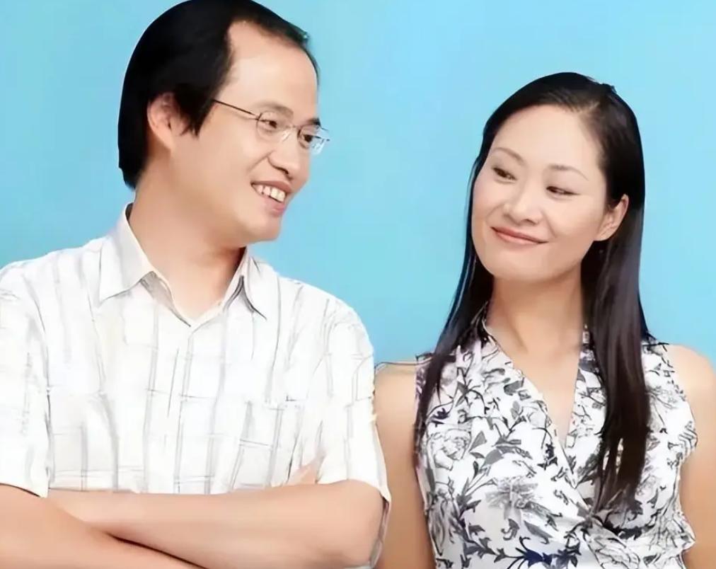 _59岁于文华现状：与丈夫住农村，穿着朴素赶大集，享受田园生活_59岁于文华现状：与丈夫住农村，穿着朴素赶大集，享受田园生活