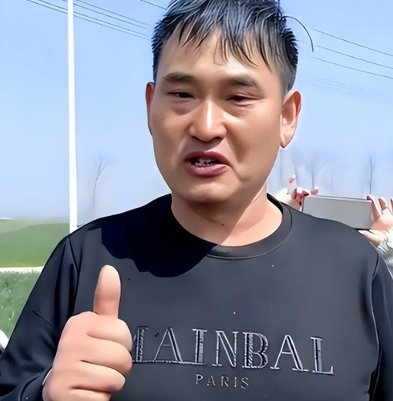 59岁于文华现状：与丈夫住农村，穿着朴素赶大集，享受田园生活_59岁于文华现状：与丈夫住农村，穿着朴素赶大集，享受田园生活_