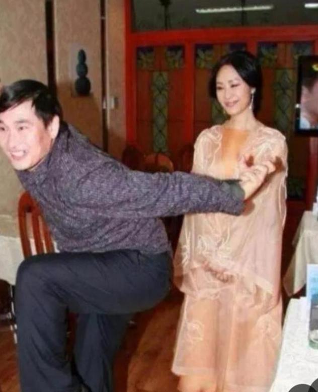 _59岁于文华现状：与丈夫住农村，穿着朴素赶大集，享受田园生活_59岁于文华现状：与丈夫住农村，穿着朴素赶大集，享受田园生活