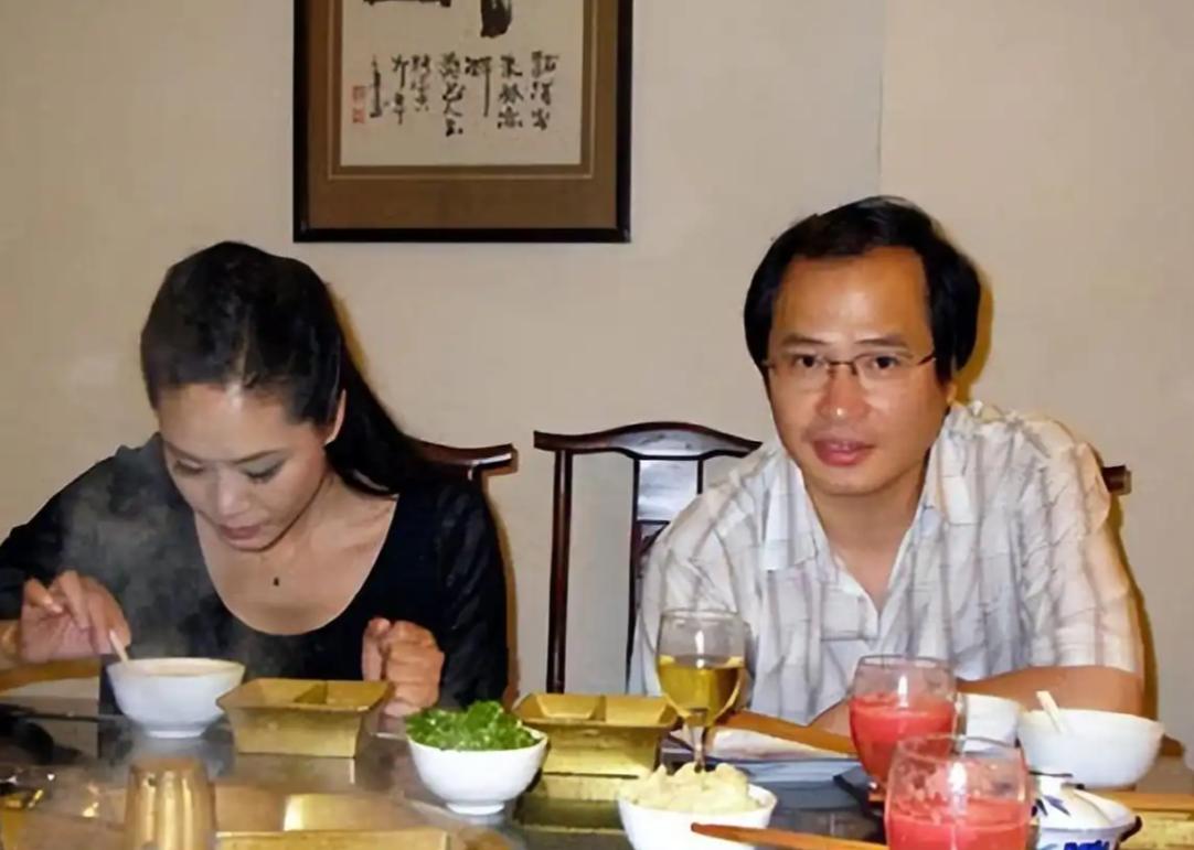 _59岁于文华现状：与丈夫住农村，穿着朴素赶大集，享受田园生活_59岁于文华现状：与丈夫住农村，穿着朴素赶大集，享受田园生活