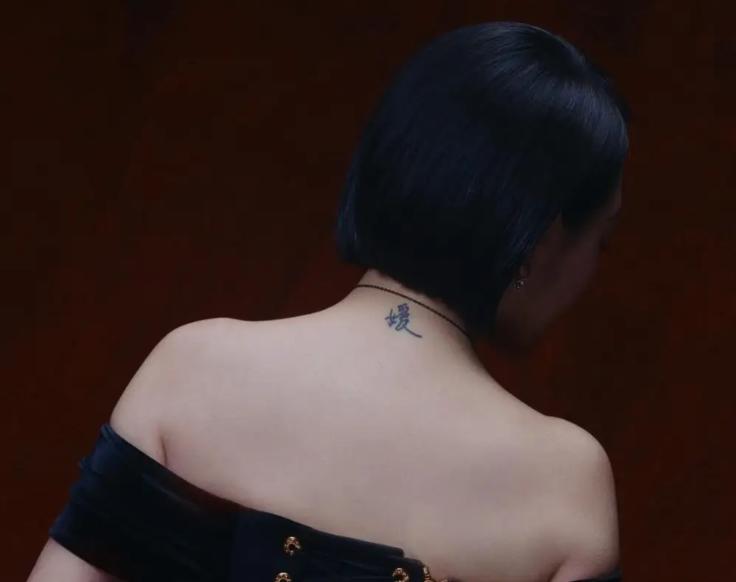 大S周年祭成闹剧:雕像翻车、小S狂笑不合时宜、儿女缺席令人寒心__大S周年祭成闹剧:雕像翻车、小S狂笑不合时宜、儿女缺席令人寒心