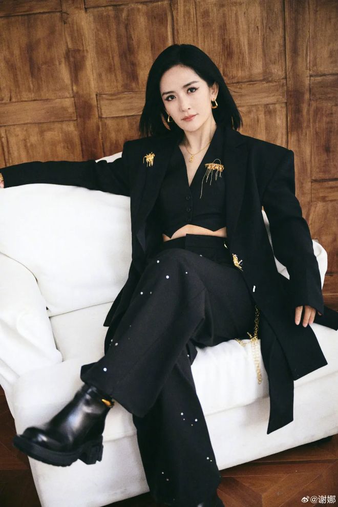 谢娜唱的菠萝菠萝蜜叫什么歌_菠萝菠萝蜜谢娜歌曲视频_