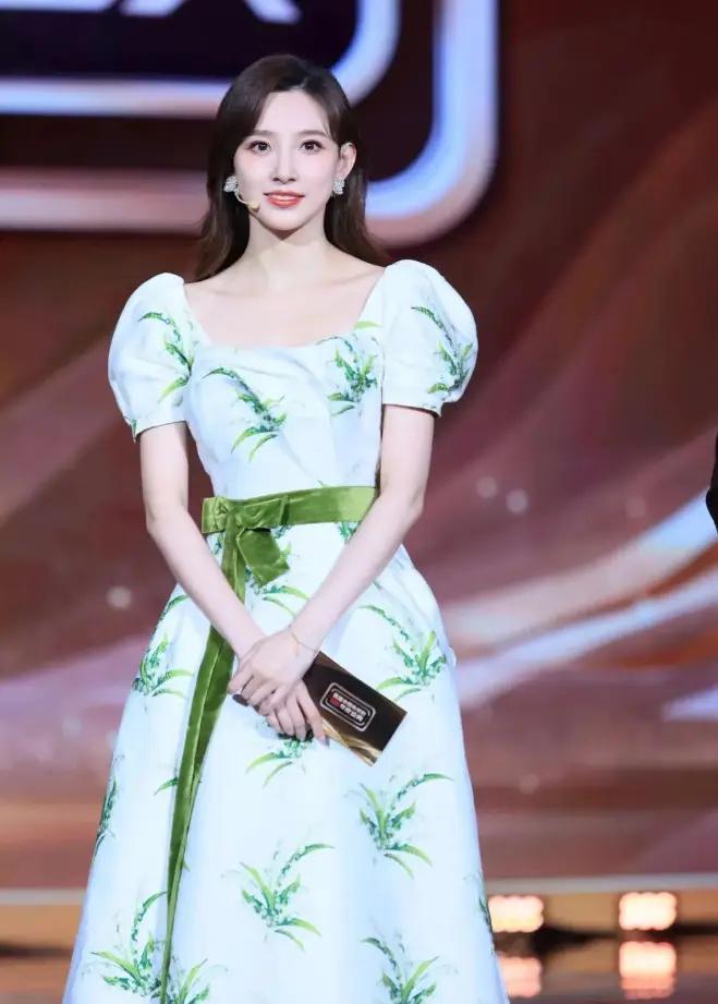 过往春晚主持人_曾经央视春晚主持人_