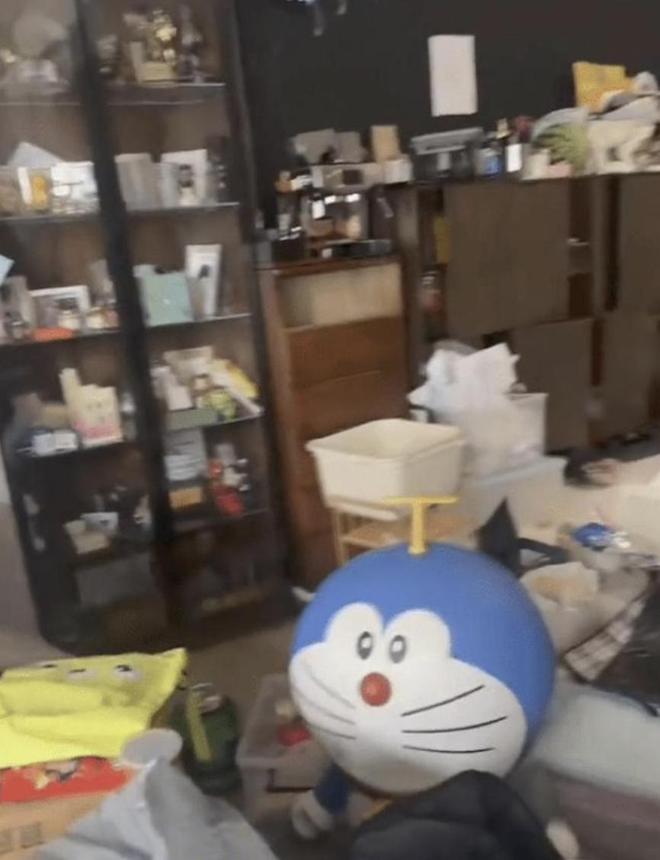 洪金宝长子全家移居深圳数月，称已适应内地生活，儿子读国际学校__洪金宝长子全家移居深圳数月，称已适应内地生活，儿子读国际学校