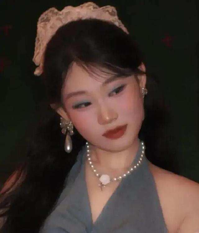 刚坑毛不易又翻车！沈佳润新广告尬出天际，亲爹小沈阳也难救_刚坑毛不易又翻车！沈佳润新广告尬出天际，亲爹小沈阳也难救_