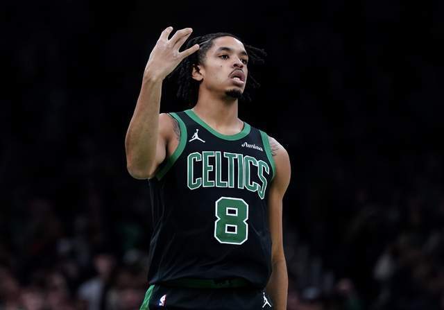 火箭队英文字母__火箭上的字母