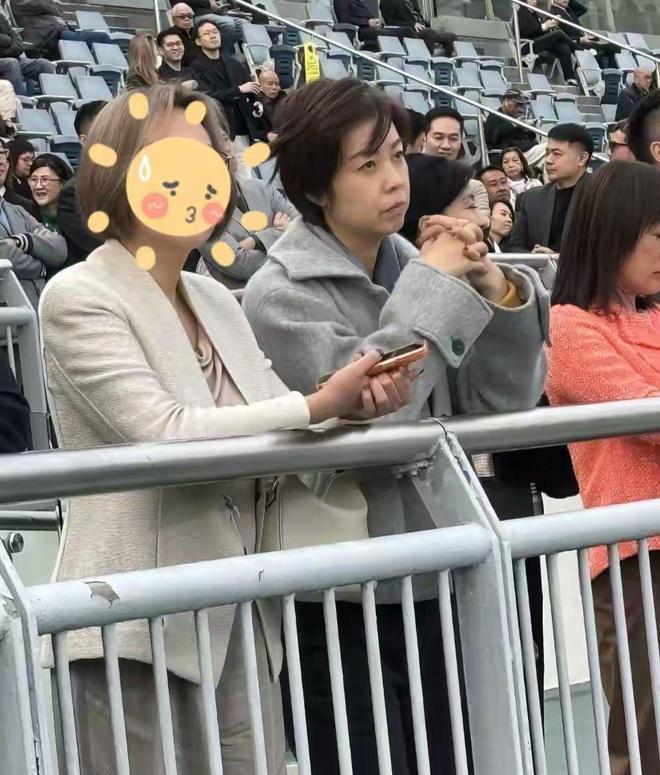 张怡宁夫妇罕见同框!现身香港赛马场,气场自带结界__张怡宁夫妇罕见同框!现身香港赛马场,气场自带结界