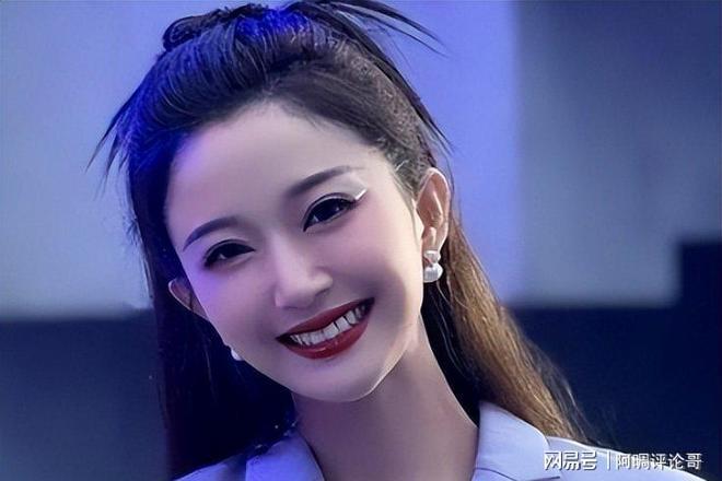 春晚主持界领军人物回归，网友期待已久的时刻到来__春晚主持界领军人物回归，网友期待已久的时刻到来