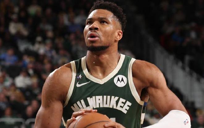 _雄鹿会交易字母哥吗_雄鹿球员名单字母哥