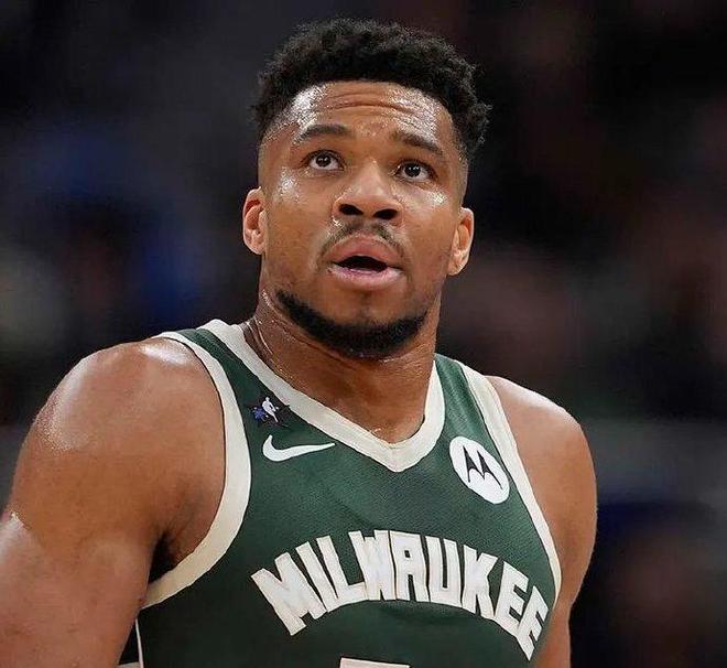 _雄鹿会交易字母哥吗_雄鹿球员名单字母哥