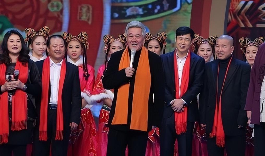 范伟不再隐瞒，终于坦白与赵本山“闹掰”的原因，何庆魁难辞其咎__范伟不再隐瞒，终于坦白与赵本山“闹掰”的原因，何庆魁难辞其咎