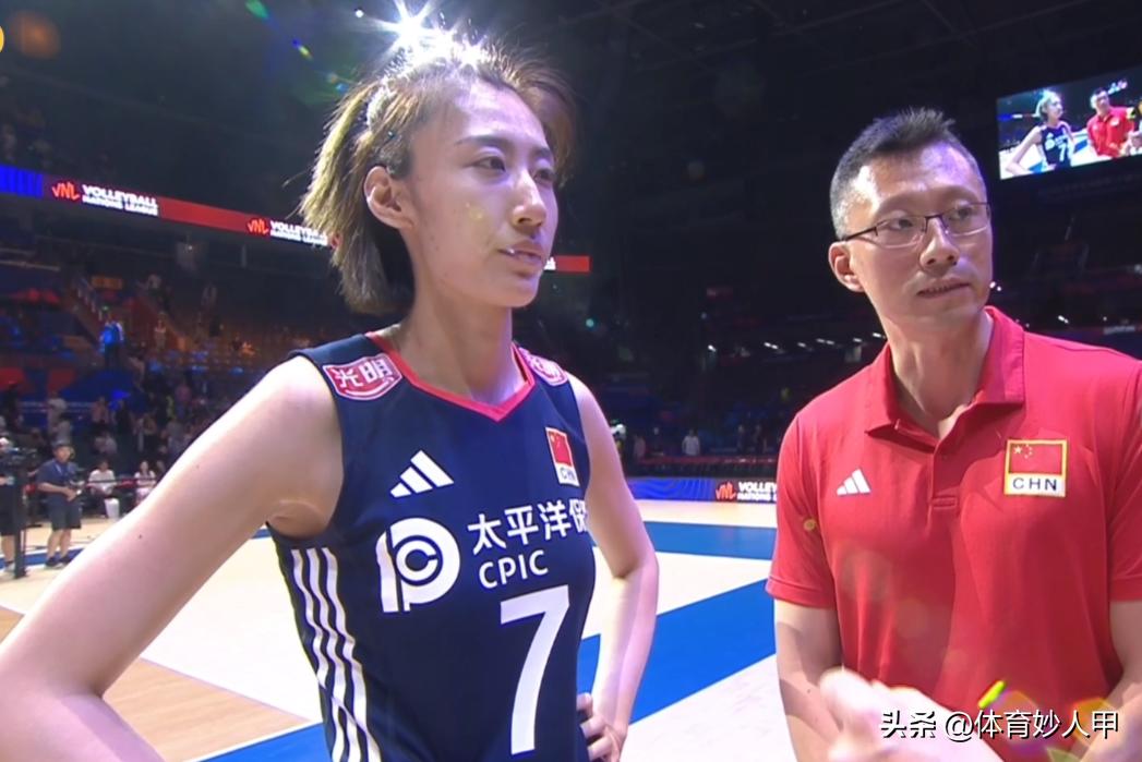 全场梦游！4个探头不得分+背飞无果+0拦网，球迷：打包回家吧_全场梦游！4个探头不得分+背飞无果+0拦网，球迷：打包回家吧_