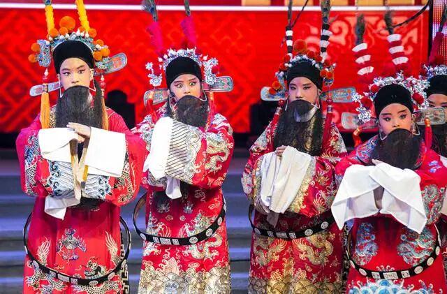 总导演揭秘央视春晚视频_春晚骗局_