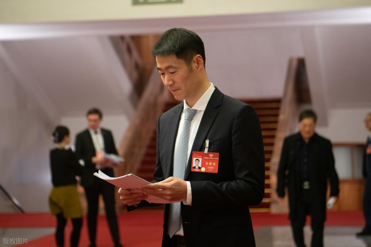 _伦敦乒乓男单亚军_伦敦乒乓球男团决赛