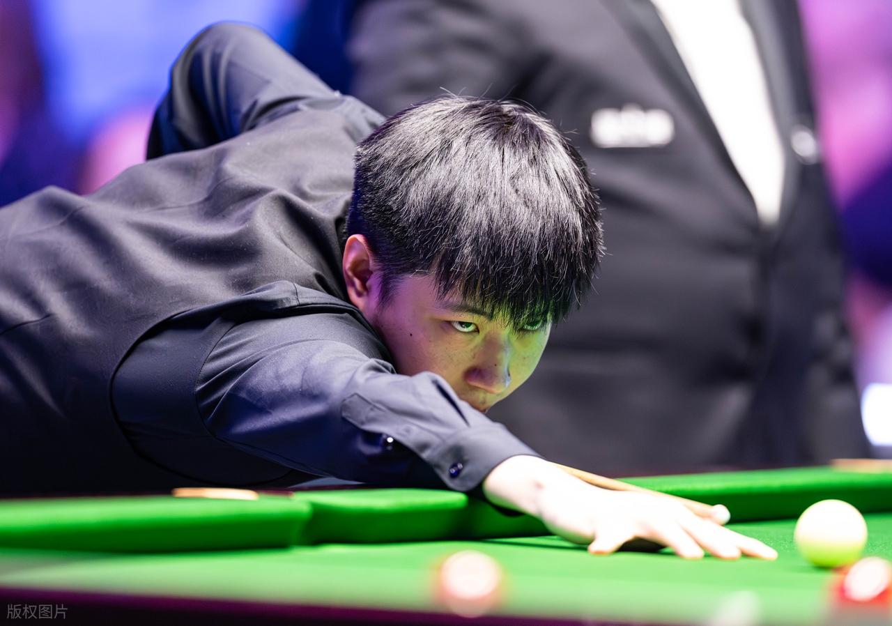 _斯诺克之神奇先生_斯诺克神奇进球视频