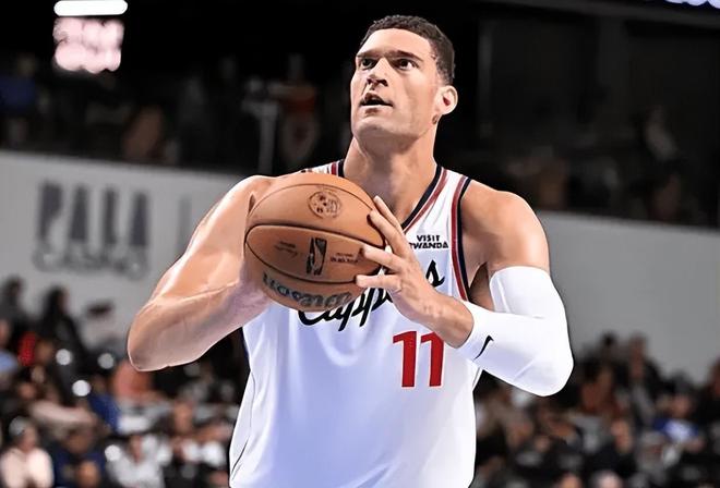 快船胜国王！伦纳德+柯林斯轰53分，3配角齐爆，替补有点拉胯！__快船胜国王！伦纳德+柯林斯轰53分，3配角齐爆，替补有点拉胯！