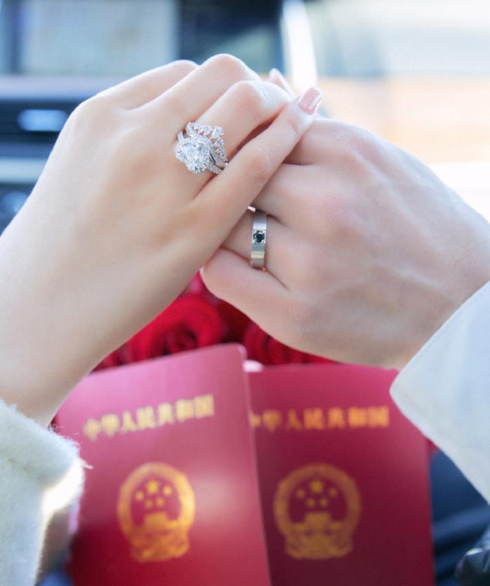 恭喜！国乒26岁美女名将完婚，丈夫是奥运亚军，马琳远程观看求婚_恭喜！国乒26岁美女名将完婚，丈夫是奥运亚军，马琳远程观看求婚_