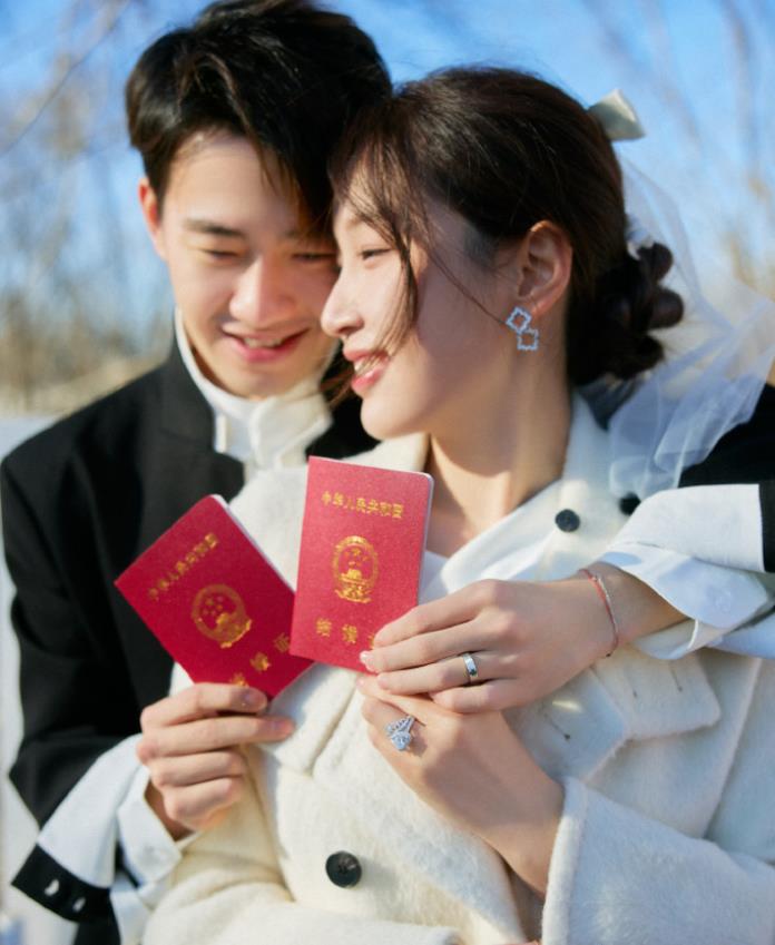 恭喜！国乒26岁美女名将完婚，丈夫是奥运亚军，马琳远程观看求婚_恭喜！国乒26岁美女名将完婚，丈夫是奥运亚军，马琳远程观看求婚_