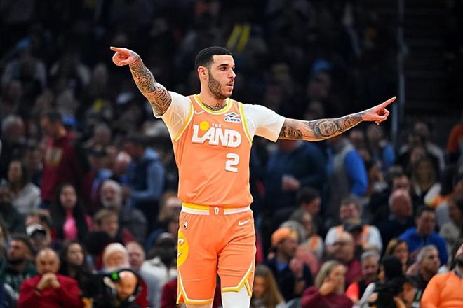 _当初送走侧翼大将换来他,如今骑士却倒贴两个次轮签才将他送走?_当初送走侧翼大将换来他,如今骑士却倒贴两个次轮签才将他送走?