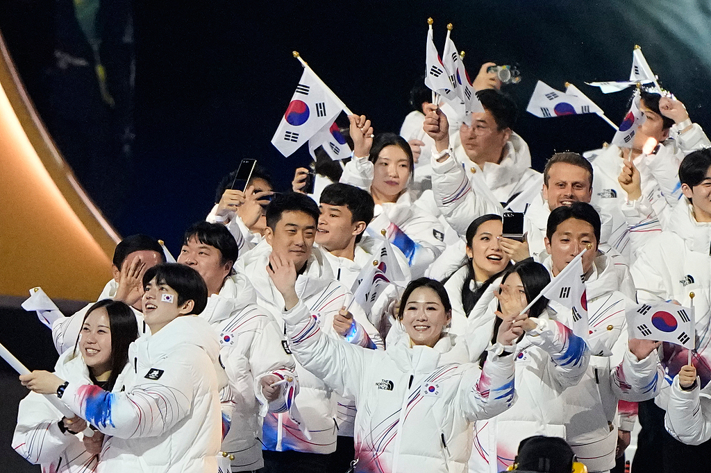 米兰出场记录_米兰集体告别_