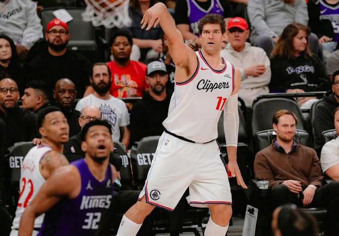 _狂送11连败！真该解散了，伦纳德轰31+9+7，但你也该离开快船了_狂送11连败！真该解散了，伦纳德轰31+9+7，但你也该离开快船了