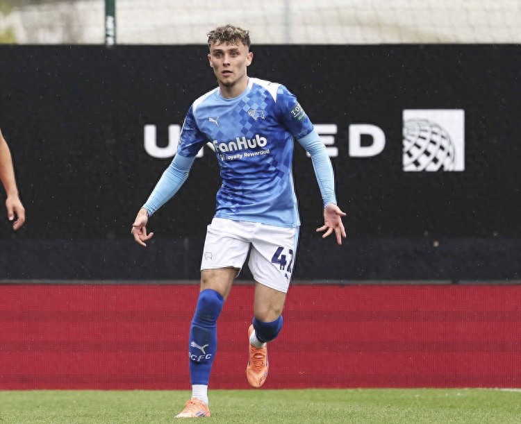 克拉克：萨拉赫带动我去健身房锻炼 喜欢库蒂尼奥的灵性踢法__克拉克：萨拉赫带动我去健身房锻炼 喜欢库蒂尼奥的灵性踢法