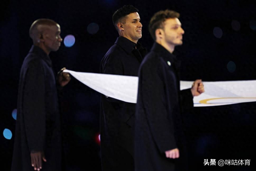 韩国朝鲜共举半岛旗__纳西古乐视频到夏来