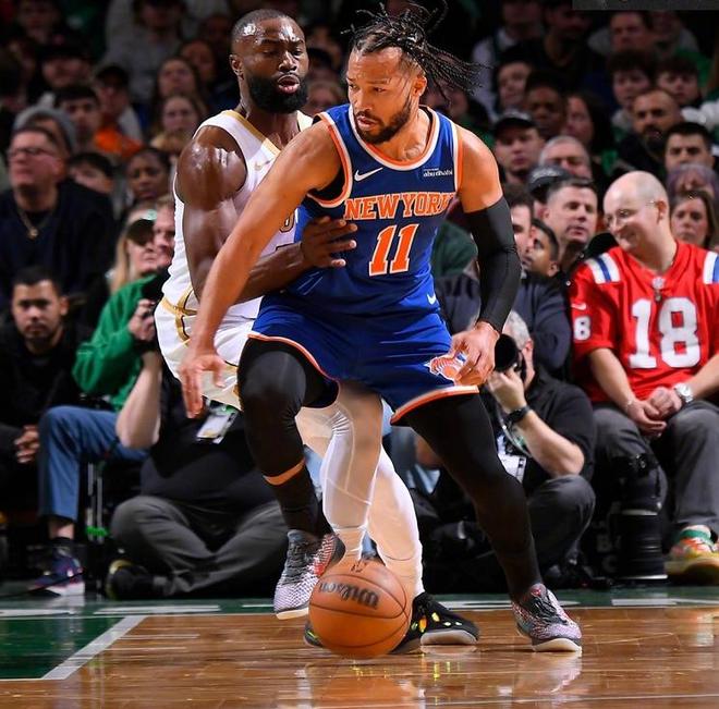 布伦森31+8唐斯两双，布朗26分难救主，尼克斯大胜绿军重返第2_布伦森31+8唐斯两双，布朗26分难救主，尼克斯大胜绿军重返第2_